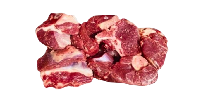 Trozos de carne roja congelada